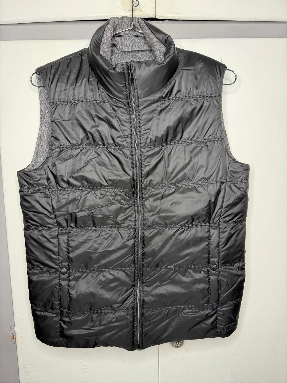 Hugo Boss Darnom2 Grey Black Wool Reversible Puffer Down Vest Size 40R Large